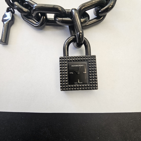 Burberry “Link Lock & Key” Designer Bracelet Style watch - Picture 3 of 4